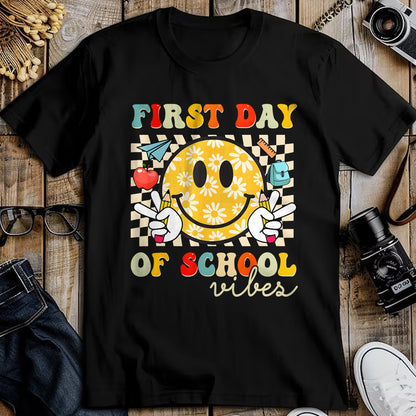 Best Student Shirt, Funny Back To School UnisexT-Shirt/Hoodie/Sweatshirt HLT00 - First Day of School Vibes Back to School Teachers Students T-Shirt