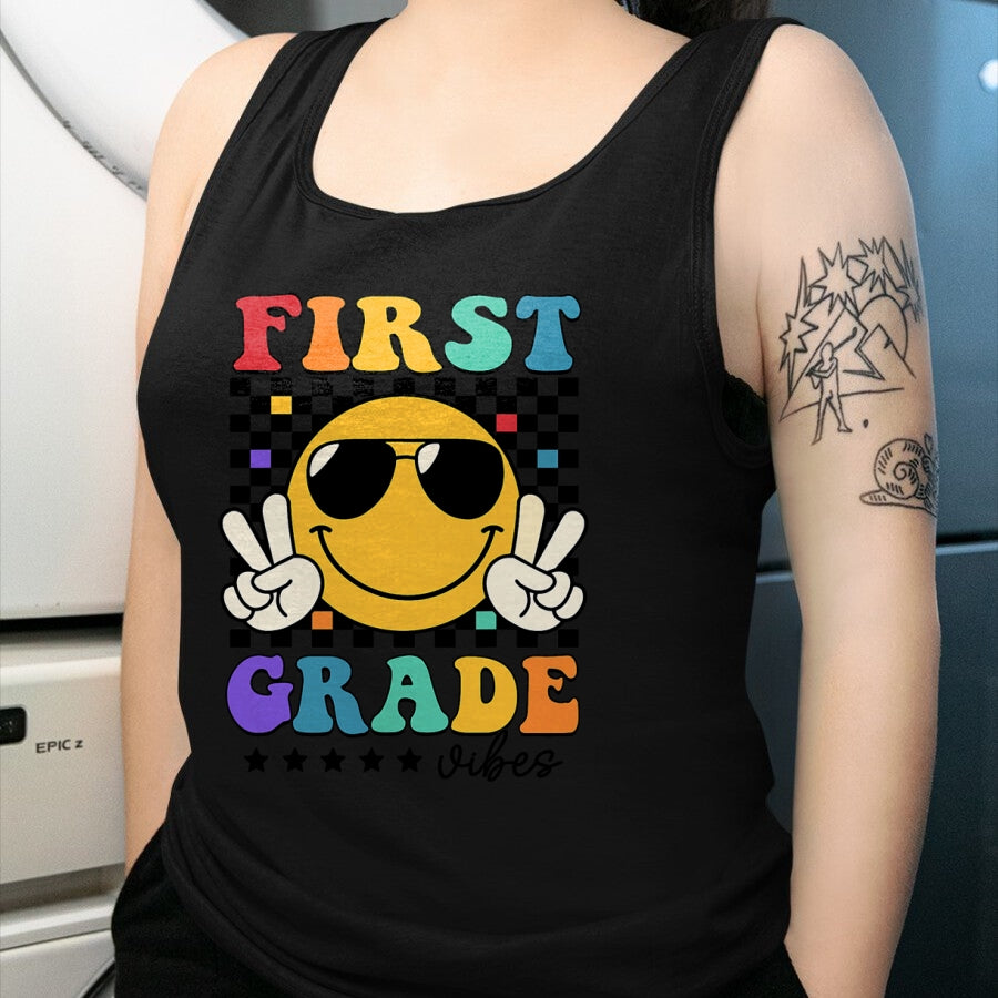 Best Student Shirt, Funny Back To School UnisexT-Shirt/Hoodie/Sweatshirt HLT00 - 1st Grade Vibes Smile Face Back to School Girls First Grade T-Shirt