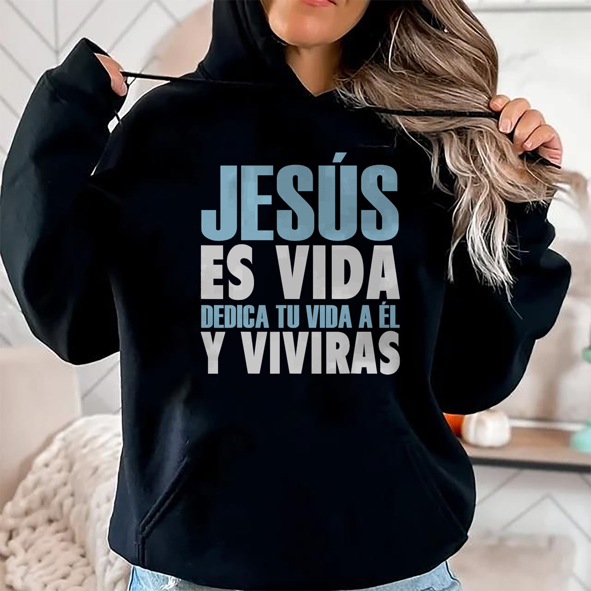 Christian Tee, Christian Faith Unisex T-Shirt/Hoodie/Sweatshirt HLT00 - Jesus Es Vida, Spanish T-Shirt, Spanish Christian Shirt T-Shirt