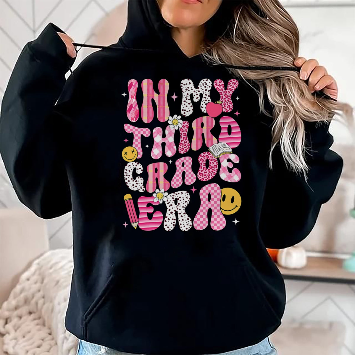 Best Student Shirt, Funny Back To School UnisexT-Shirt/Hoodie/Sweatshirt HLT00 - Back to School in My 3rd Third Grade Era Retro Pink Girl T-Shirt
