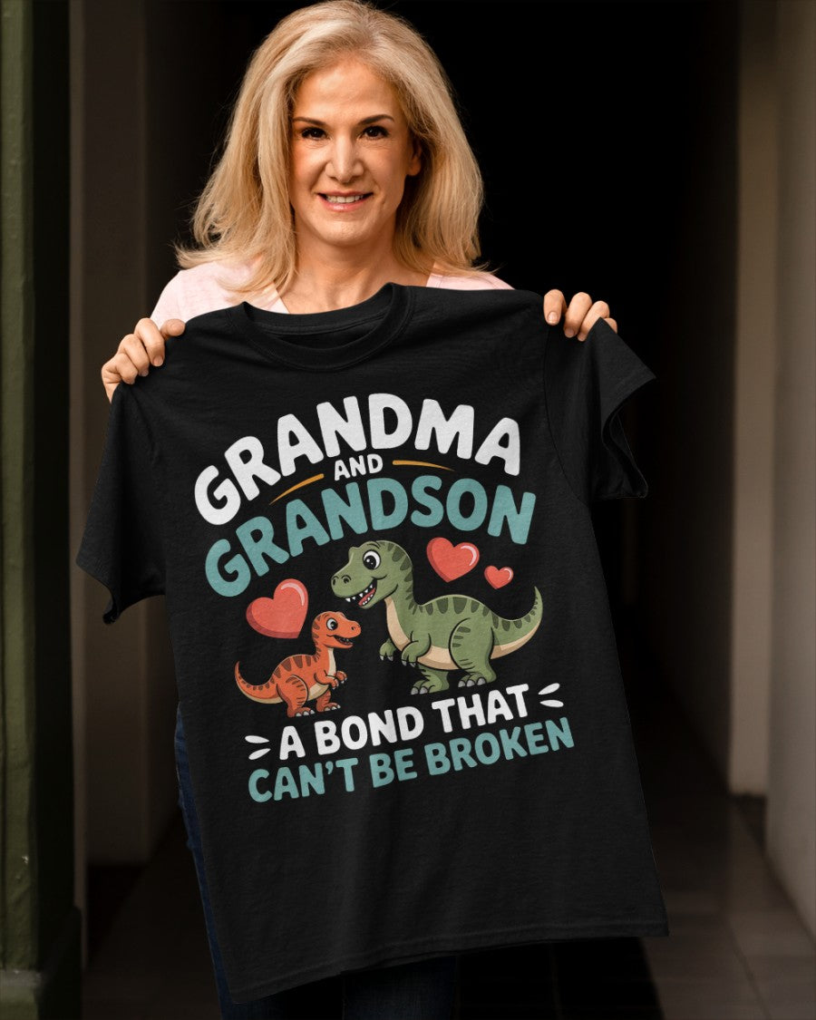 GRANDMA AND GRANDSON A BOND THAT CAN'T BE BROKEN DINOSAUR UNISEX T-SHIRT - virgo00 (SKU-GMS5)